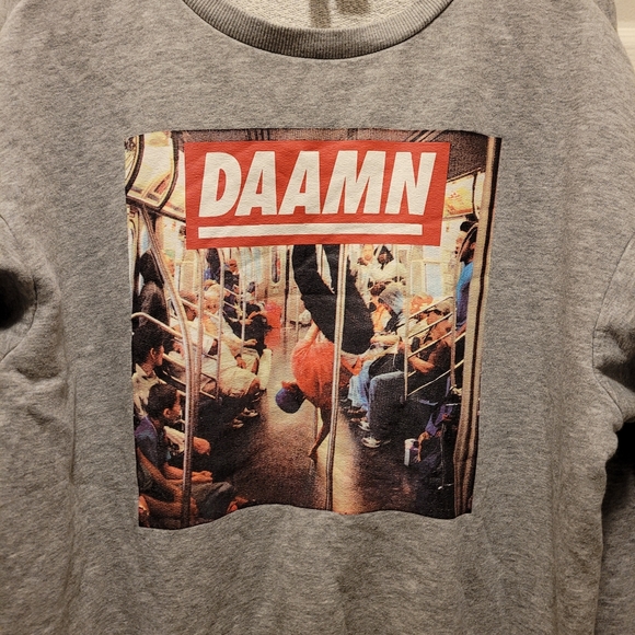 H&M Divived Subway Station Sweatshirt Size Medium - Picture 2 of 6